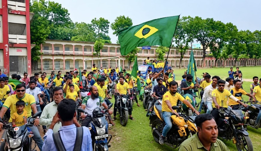 গাইবান্ধায় ব্রাজিল সমর্থকদের মোটরসাইকেল র‍্যালি